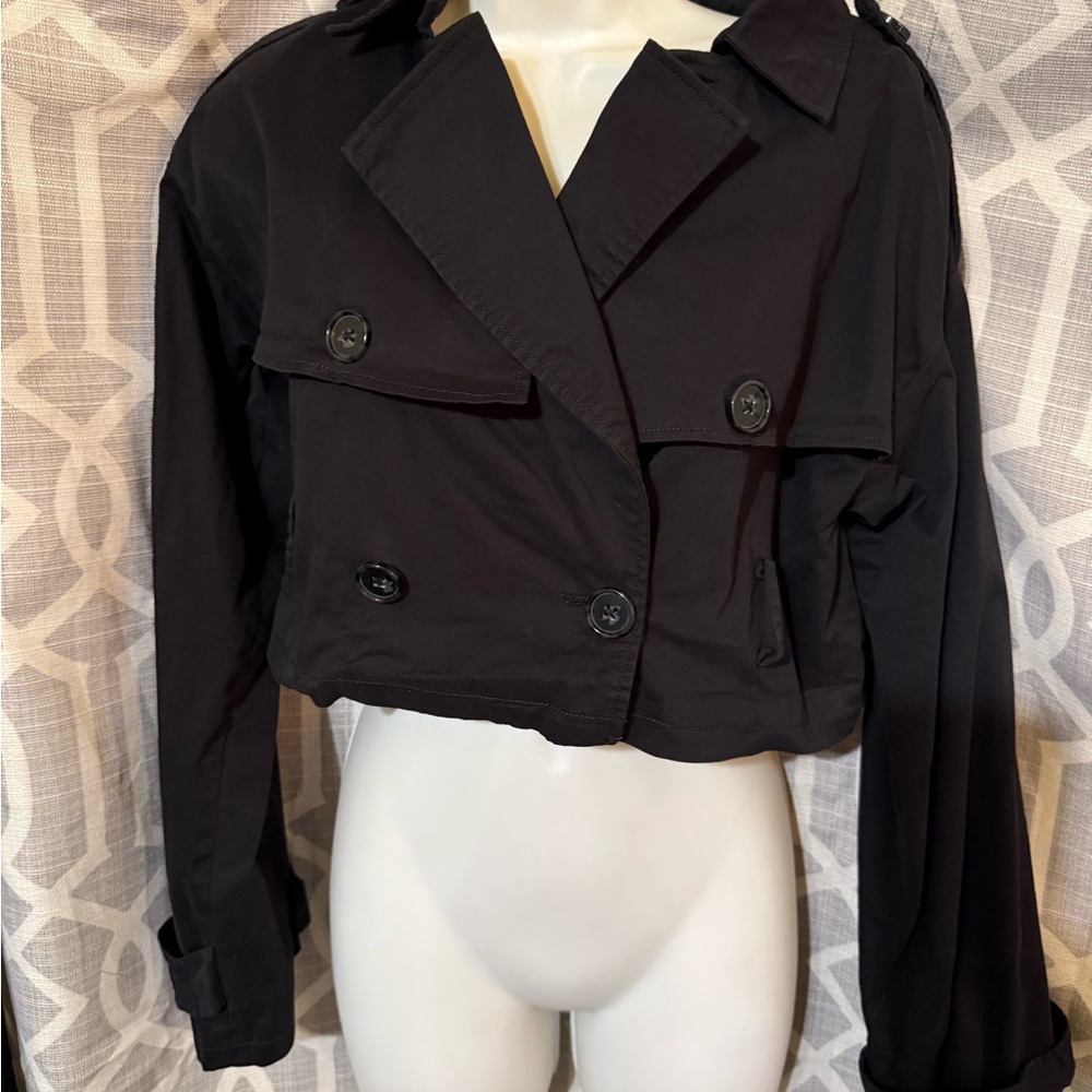 Hot & Delicious Black Double-Breasted Cropped Blazer size large